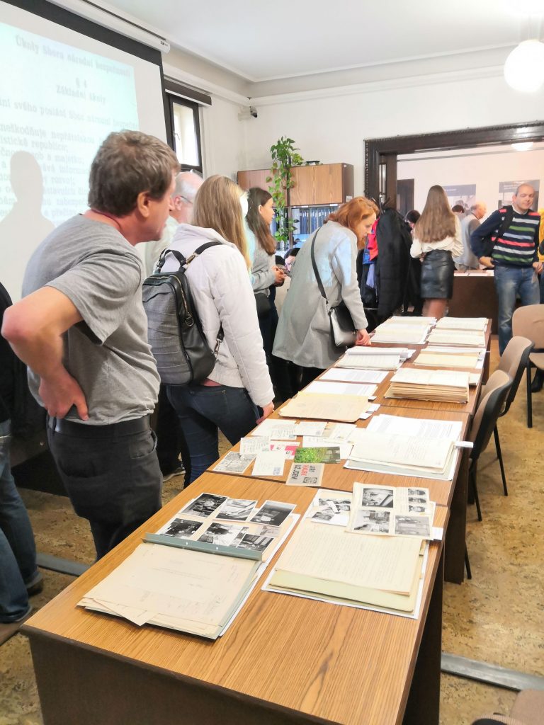 Ukázka vystavených archiválií k Václavu Havlovi, ABS