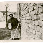 Internovaní řeholníci pracovali na polích, v lese i na okolních stavbách, Želiv, jaro 1951. ABS, Historický fond Státní bezpečnosti (H), arch. č. H-394.