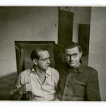 Žně v Temechově u Želivi, 1951. Původně temechovský statek patřil želivskému klášteru; po jeho záboru zde vznikl státní statek s vepřínem. ABS, Historický fond Státní bezpečnosti (H), arch. č. H-394.