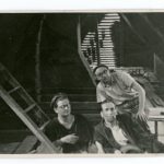 Žně v Temechově u Želivi, 1951. Původně temechovský statek patřil želivskému klášteru; po jeho záboru zde vznikl státní statek s vepřínem. ABS, Historický fond Státní bezpečnosti (H), arch. č. H-394.