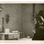 Mši svatou mohli řeholní kněží sloužit pouze v době pracovního volna, Želiv, jaro 1951. ABS, Historický fond Státní bezpečnosti (H), arch. č. H-394.
