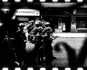 Demonstrace objektivem zahraničních novinářů