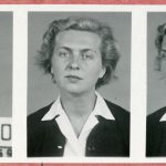 Vazební fotografie Jarmily Horákové, později provdané Lauberové, dcery Bohuslava Ečera, která byla odsouzena za spolupráci na aktivitách členů Československé strany národně socialistické po roce 1948 a za údajnou spolupráci s britskou zpravodajskou službou. Krajským soudem v Brně byla 23. července 1955 odsouzena ke 12 letům vězení, ze kterého byla propuštěna na amnestii v květnu 1960. (ABS, sbírka R: a. č. R-198 BN).