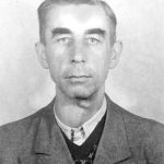 Obchodník Štěpán Hrdina byl za nedovolené ozbrojování (pistole a dvě lovecké pušky) původně Zvláštním soudem u Německého zemského soudu v Praze dne 14. dubna 1943 odsouzen k trestu smrti. (ABS, f. Německé soudy v Říši, sign. 141-109-7)