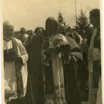 2. Zabavení „závadných“ fotografií ze svatovojtěšských oslav v roce 1947, vystavených v Lišově v roce 1951, zdůvodněné výskytem „nepřátelských osob“, mj. děkana římskokatolické církve v Lišově Aloise Střelečka (f. B 2, inv. j. 48 – Střeleček Alois a spol. z Lišova – šetření pastýřských listů)